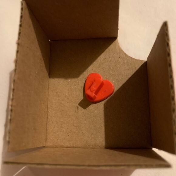 PENZEYS Heart & Soul Lapel Hat Pin - Picture 3 of 5